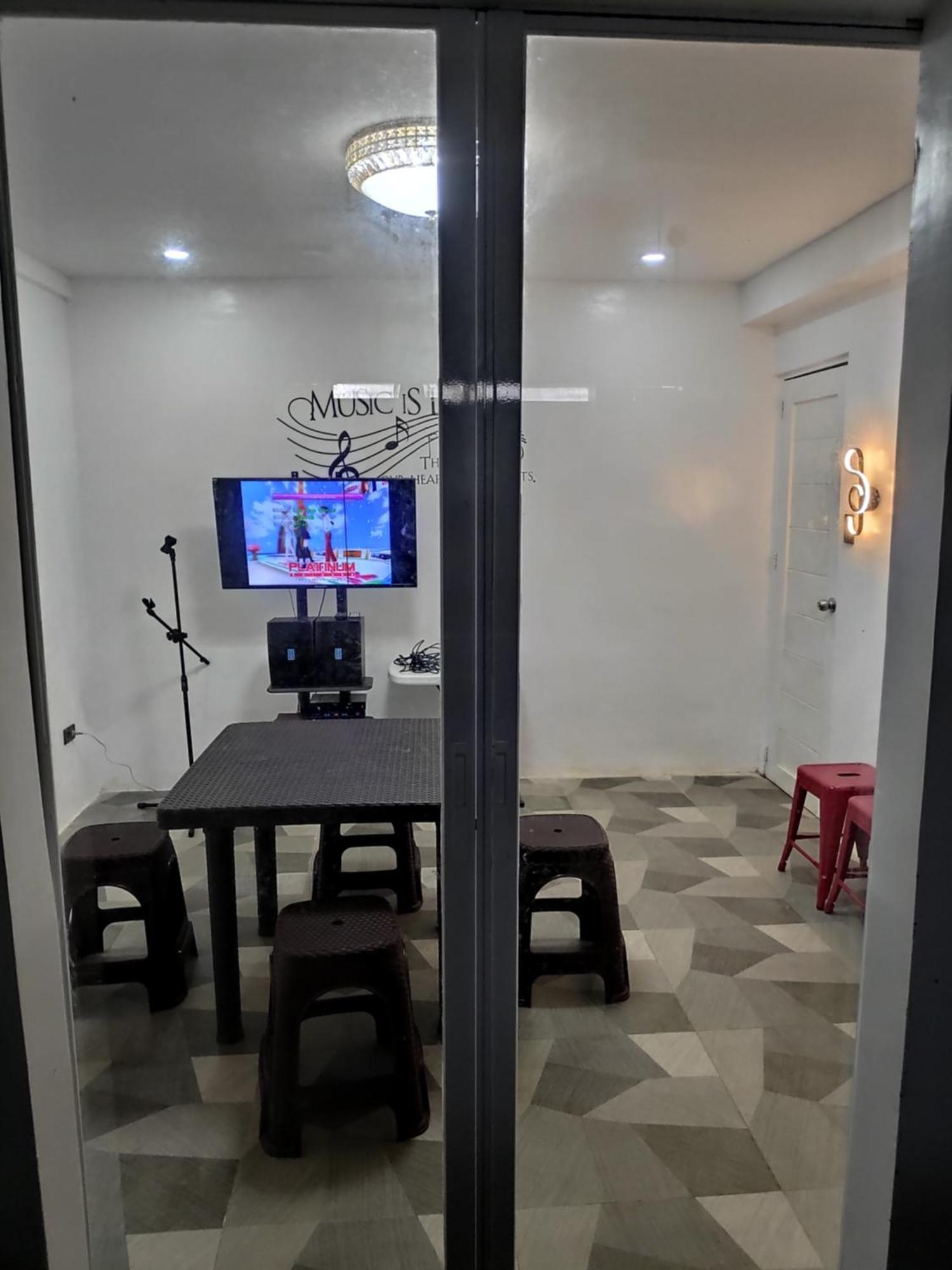 Tagaytay Staycation By Naya And Darla W Free Swimming Pool, Wifi & Netflix Tagaytay City Exteriér fotografie
