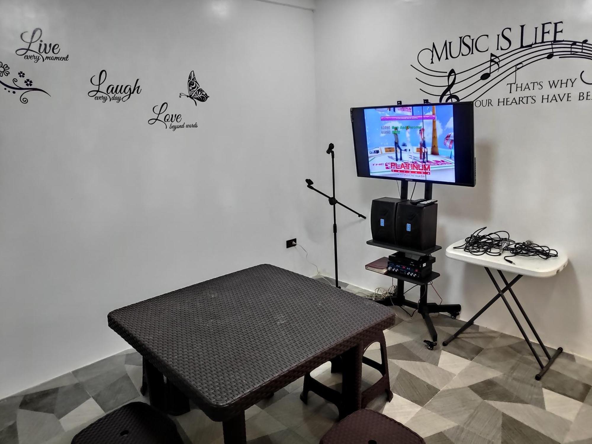 Tagaytay Staycation By Naya And Darla W Free Swimming Pool, Wifi & Netflix Tagaytay City Exteriér fotografie