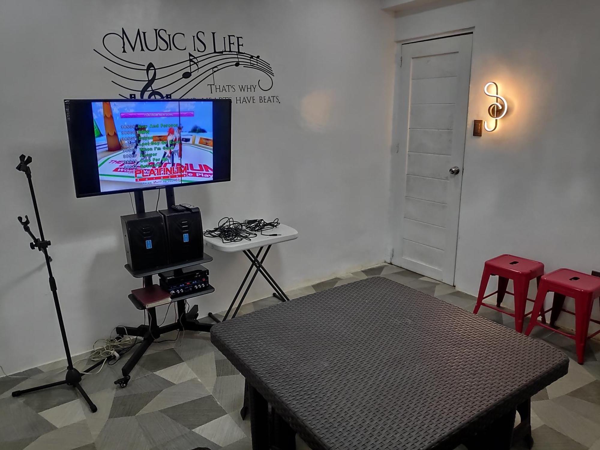 Tagaytay Staycation By Naya And Darla W Free Swimming Pool, Wifi & Netflix Tagaytay City Exteriér fotografie